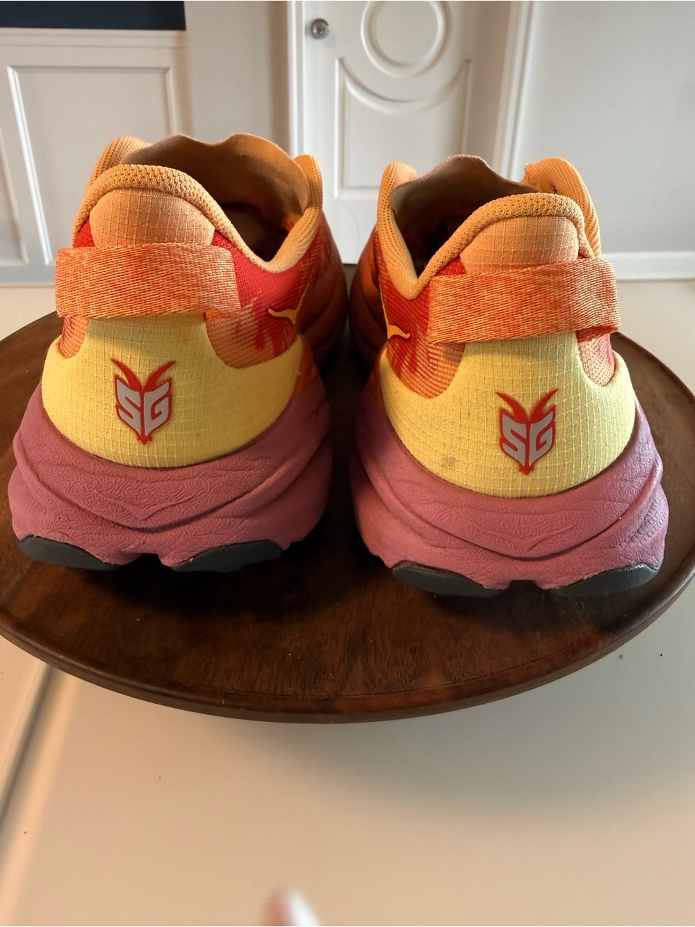 Hoka Women's Orange Red Speedgoat 6 Trail Running Shoe Size 8.5 - Picture 8 of 11